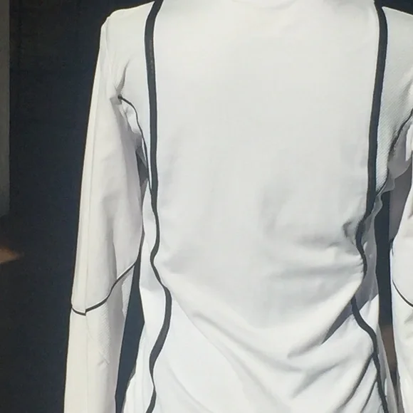 White Tail Tech performance top - Picture 5 of 7